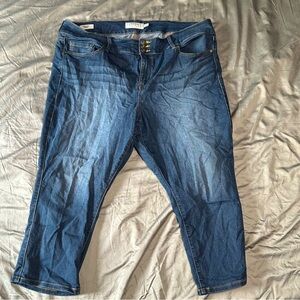 Torrid Distressed Dark Wash Stretch Denim Crop Size 24